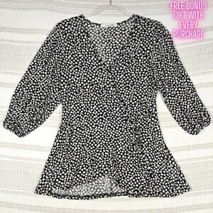 Unwritten Black White Floral Tie Front Top Women’s L NEW